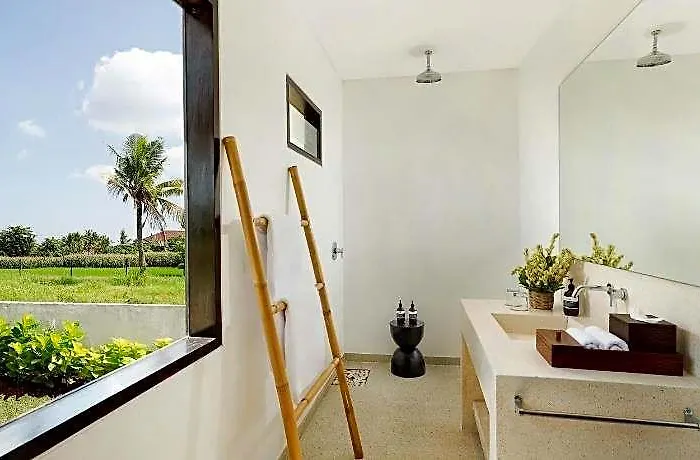 Black - Absolute Beachfront Hotel
