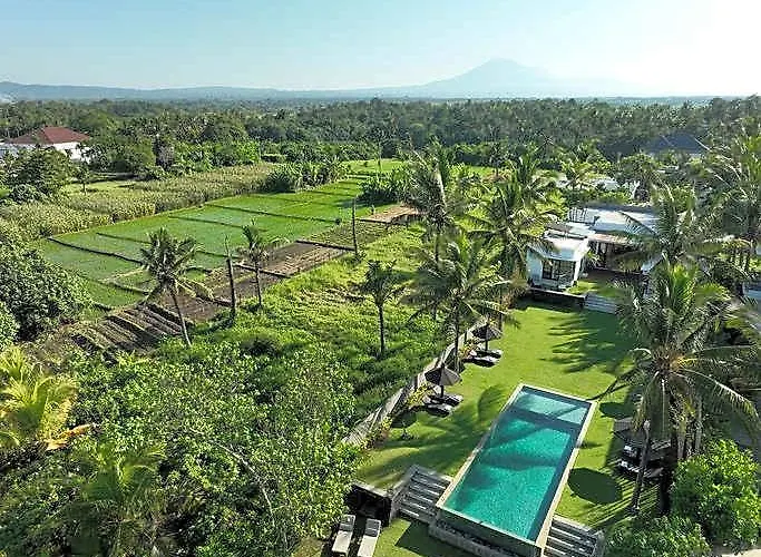 Black - Absolute Beachfront 4* Kerambitan